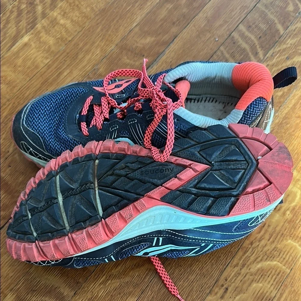 Saucony Blue and Pink Sneakers Breathable Mesh Design - Picture 3 of 5